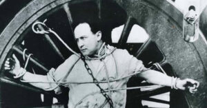 Image of Harry Houdini’s underwater escape
