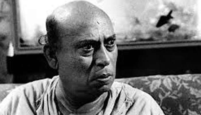 Article about Bengali actor Tulsi Chakraborty on his birth anniversary by Sanjay Mukhopadhyay.